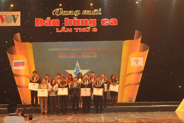 vang-mai-ban-hung-ca3
