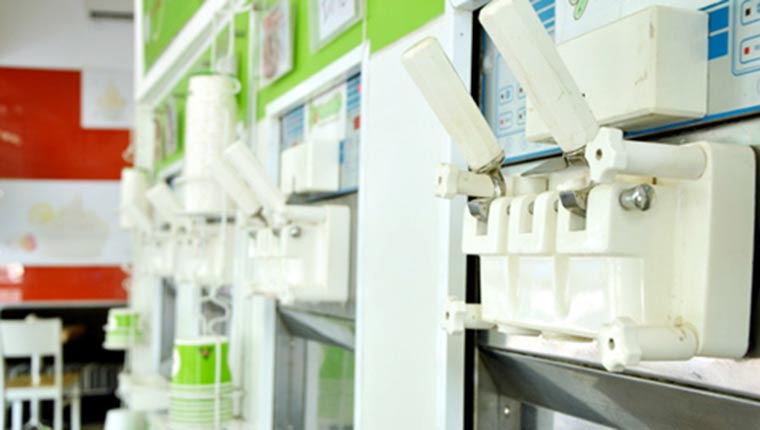 Máy làm kem tự động