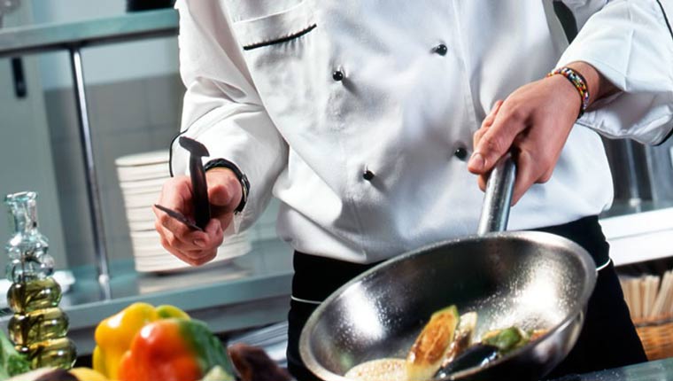 noi nau voi bep hong ngoai